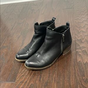 Lucky Brand Women’s Black Leather Basel Ankle Boots Size 6.5